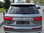 Audi Q7-5