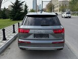 Audi Q7-4