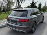 Audi Q7-7