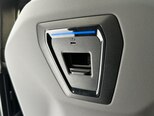 BMW i5-28