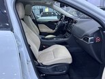 Jaguar F-Pace-12