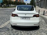 Tesla Model 3-4