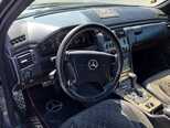 Mercedes E 240-3