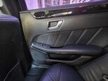 Mercedes E 220-11