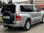 Mitsubishi Pajero-7