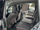 Mitsubishi Pajero-13