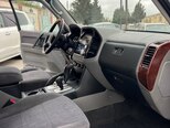 Mitsubishi Pajero-20