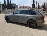 Audi Q7-6