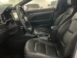 Hyundai Elantra-13