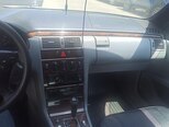Mercedes E 200-17