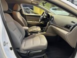 Hyundai Elantra-13
