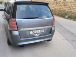 Opel Zafira-8