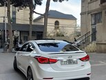 Hyundai Elantra-4