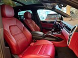 Porsche Cayenne-12