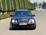 Mercedes E 240-1