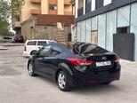 Hyundai Elantra-4