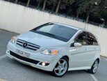 Mercedes B 200-11
