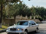 Mercedes C 200-1