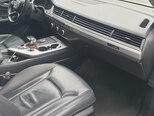 Audi Q7-5