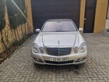 Mercedes E 270-1