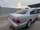 Mercedes E 320-9