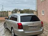Toyota Avensis-2