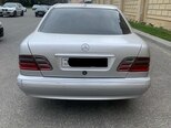Mercedes E 270-2