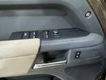 Land Rover Defender-9