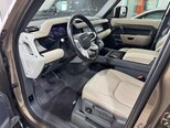 Land Rover Defender-7