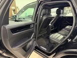 Porsche Cayenne-16