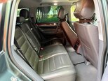 Volkswagen Touareg-11