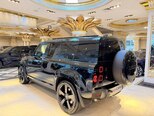 Land Rover Defender-7