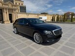 Mercedes E 220 d-1