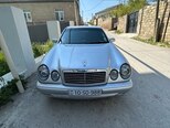Mercedes E 240-1