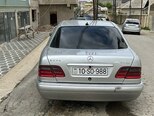 Mercedes E 240-4