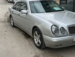 Mercedes E 240-11