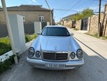 Mercedes E 240-10