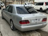 Mercedes E 240-5