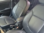 Hyundai Accent-12