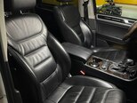Volkswagen Touareg-11