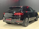 Porsche Macan-5
