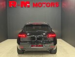 Porsche Macan-4