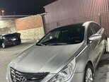 Hyundai Sonata-12