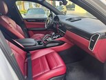 Porsche Cayenne-11