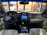 Mitsubishi Pajero-24