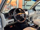 Mitsubishi Pajero-19