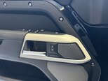 Land Rover Defender-17