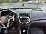 Hyundai Accent-11