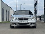 Mercedes E 220-1
