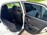 Nissan Tiida-12